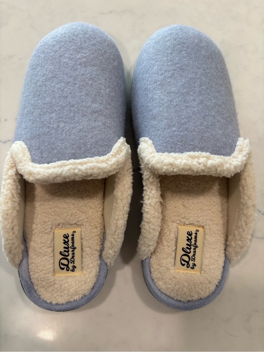 Deluxe by Dearfoams Light Blue Sherpa-Lined Slippers. Size M. New without tags